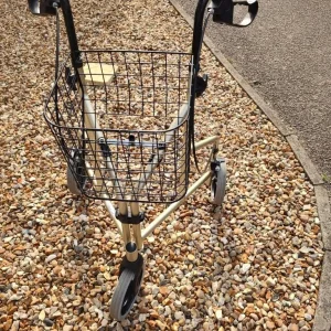 3 wheel mobility walker with basket