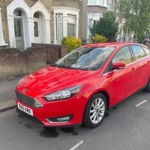 Ford Focus Titanium 2018 Hatchback - Image 2