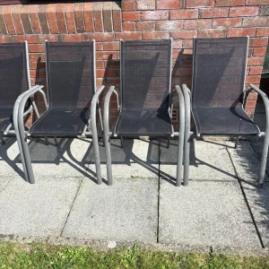 4 stackable garden chairs - Image 2