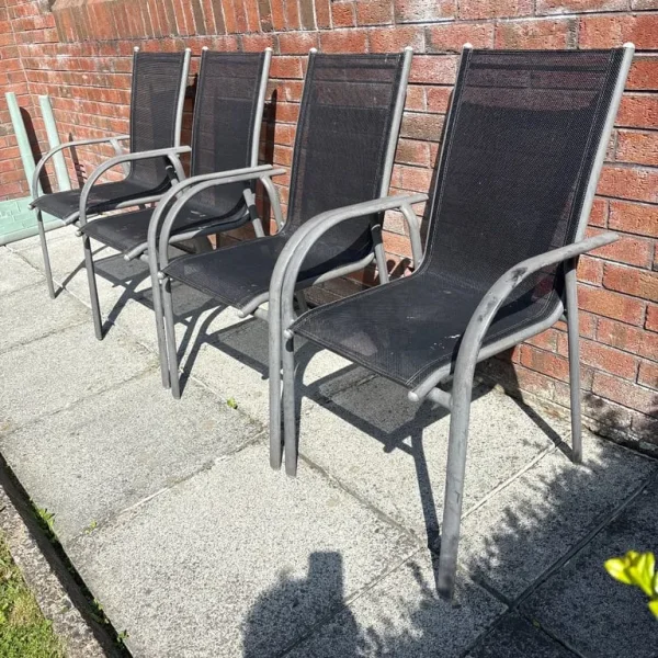 4 stackable garden chairs