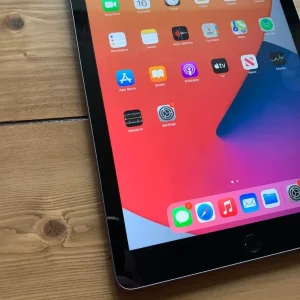 Apple iPad 5 32GB iOS 16 Black with Wi-Fi - Image 3