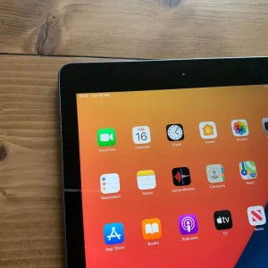 Apple iPad 5 32GB iOS 16 Black with Wi-Fi - Image 4