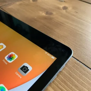 Apple iPad 5 32GB iOS 16 Black with Wi-Fi - Image 5