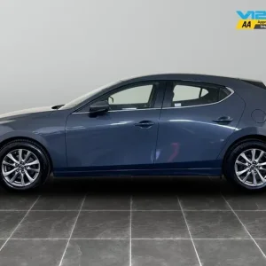 2019 Mazda3 2.0 Skyactiv G MHEV SE-L 5-door Hatchback - Image 7