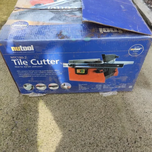 Tile cutter