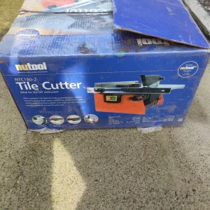 Tile cutter
