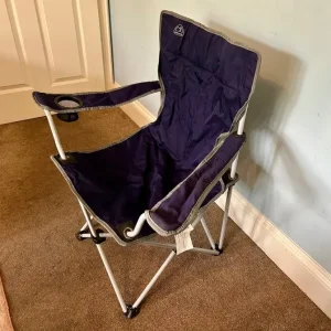 Camping chairs with some bags - Image 5