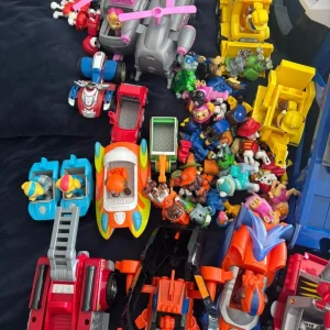 Joblot of paw patrol toys