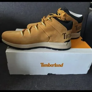 Timberland Brown Boots size 8 - Image 2