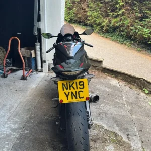 2019 Honda CBR1000RR Fireblade with Quickshifter and Racefit Slip-ons - Image 3