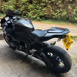 2019 Honda CBR1000RR Fireblade with Quickshifter and Racefit Slip-ons - Image 4