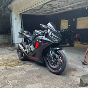 2019 Honda CBR1000RR Fireblade with Quickshifter and Racefit Slip-ons - Image 7