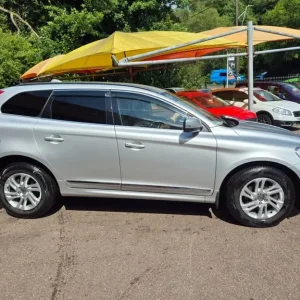 2016 Volvo XC60 D4 SE NAV Estate Diesel Manual - Image 4