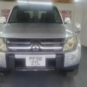 Mitsubishi Pajero 3.8 V6 4WD Automatic 3-Door Silver – Fresh Japanese Import 2007 - Image 3