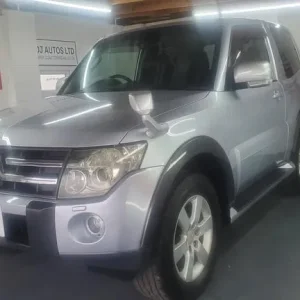 Mitsubishi Pajero 3.8 V6 4WD Automatic 3-Door Silver – Fresh Japanese Import 2007 - Image 7