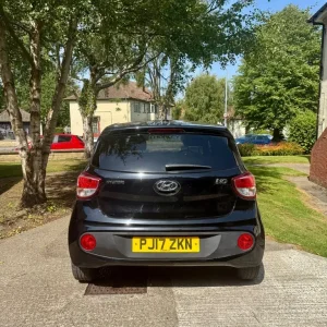 2017 Hyundai i10 Premium Hatchback - Image 7