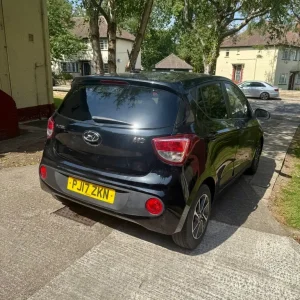 2017 Hyundai i10 Premium Hatchback - Image 8
