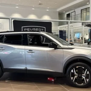 2025 Peugeot 2008 1.2 PureTech 130 Allure 5-door hatchback - Image 2