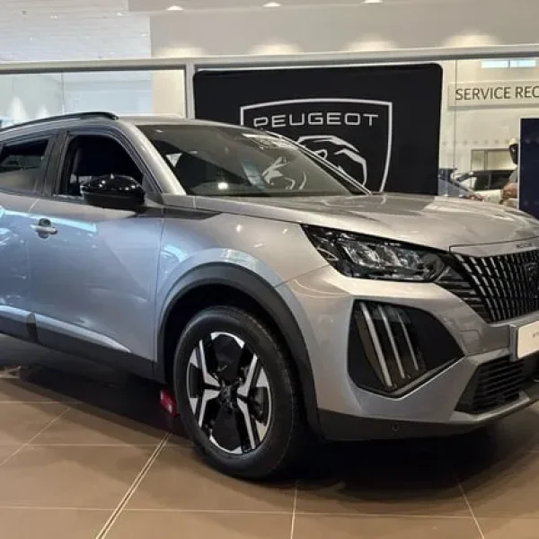 2025 Peugeot 2008 1.2 PureTech 130 Allure 5-door hatchback