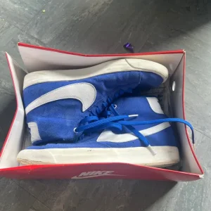 Stranger Things Nike Blue Blazers - Image 7