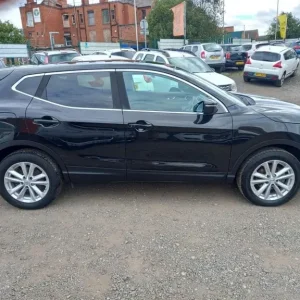 2014 Nissan Qashqai 1.5 dCi Acenta Premium - Image 5