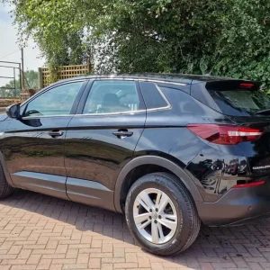 2019 Vauxhall Grandland X 1.2 Turbo SE 5-door hatchback - Image 3
