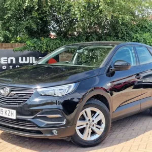 2019 Vauxhall Grandland X 1.2 Turbo SE 5-door hatchback