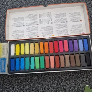 Pastel set by Reeves - Image 4