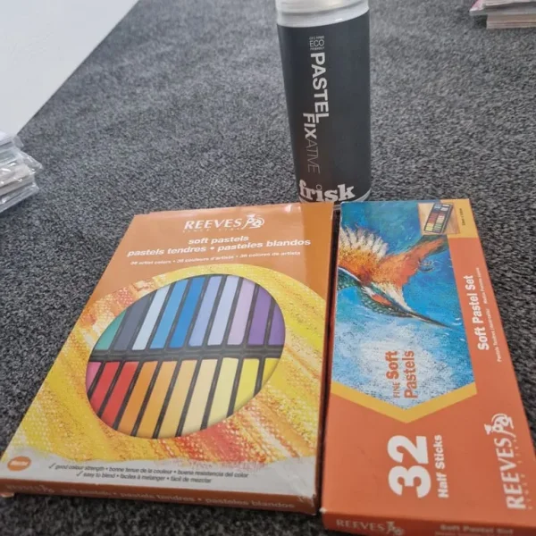 Pastel set by Reeves