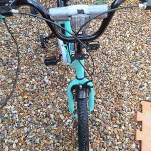 Kids’ Bike with Training Wheels - Image 2