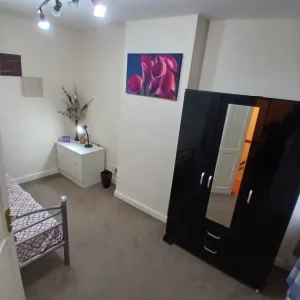 2 bedroom room in allerton-bradford, Denby Lane - Image 4