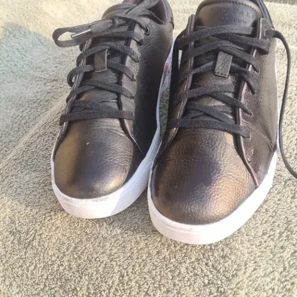 Ted Baker Aariah Women’s Black Leather Floral Low Top Lace Up Trainers uk5