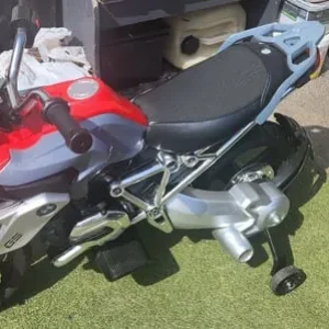 2x BMW GS Ride On Bikes 2x chargers fully working - Image 3