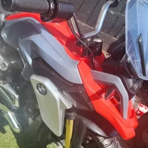 2x BMW GS Ride On Bikes 2x chargers fully working - Image 5