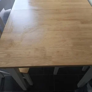 Table and 4 chairs - Image 2