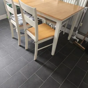 Table and 4 chairs - Image 3