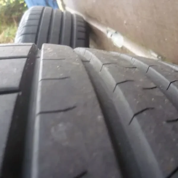 225/50R17 - 6mm Bridgestone tyres