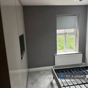 3 bedroom detached house in Brooklands Drive, Berkshire, Reading - Image 4