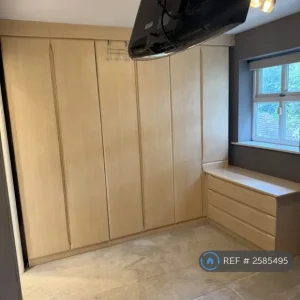 3 bedroom detached house in Brooklands Drive, Berkshire, Reading - Image 8
