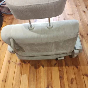 Nissan Elgrand Rear Seats - Image 2