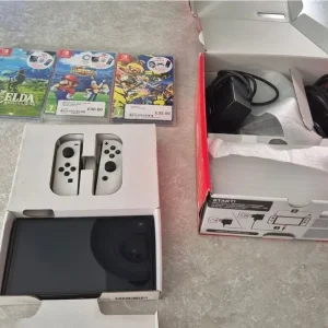 Nintendo Switch OLED - Image 2