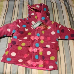 Pay as you feel baby jackets and shoes - Image 3