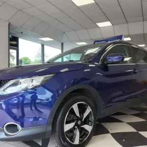 2016 Nissan Qashqai 1.5 dCi N-Connecta 5-door manual diesel - Image 3