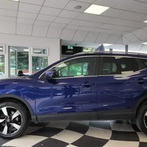 2016 Nissan Qashqai 1.5 dCi N-Connecta 5-door manual diesel - Image 4