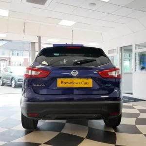 2016 Nissan Qashqai 1.5 dCi N-Connecta 5-door manual diesel - Image 5
