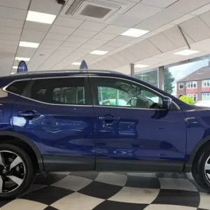 2016 Nissan Qashqai 1.5 dCi N-Connecta 5-door manual diesel - Image 6