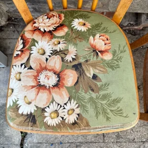 Vintage wooden chairs - Image 4