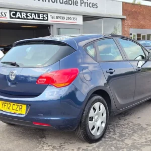 2012 Vauxhall Astra 1.4 Exclusive 5-door Hatchback - Image 7