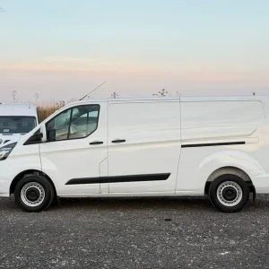 2021 Ford Transit Custom 2.0 EcoBlue Trend Panel Van - Image 5