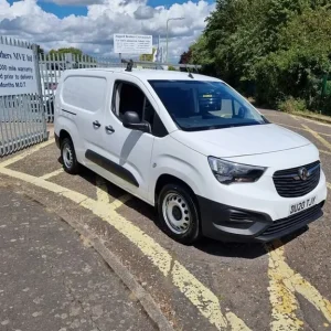 2020 Vauxhall Combo 1.5 Turbo D 2300 Edition Panel Van - Image 3